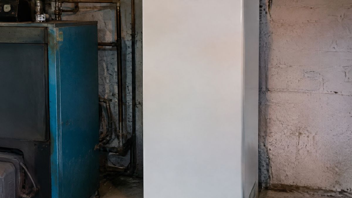 Technische ruimte met boiler en waterontharder